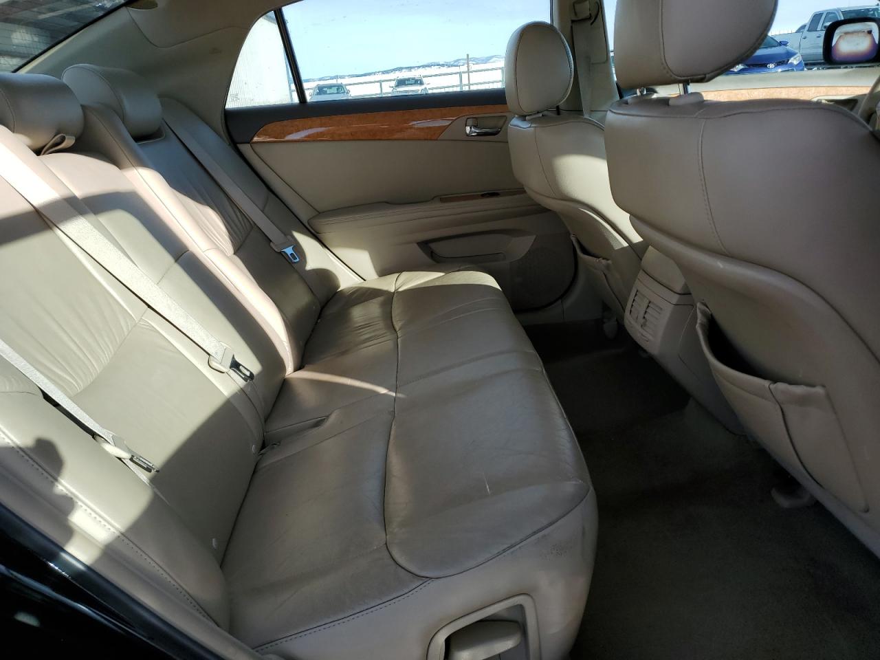 2005 Toyota Avalon - Image 10
