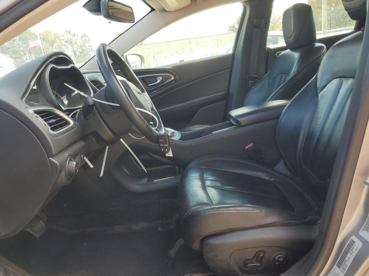 2015 Chrysler 200 - Image 7