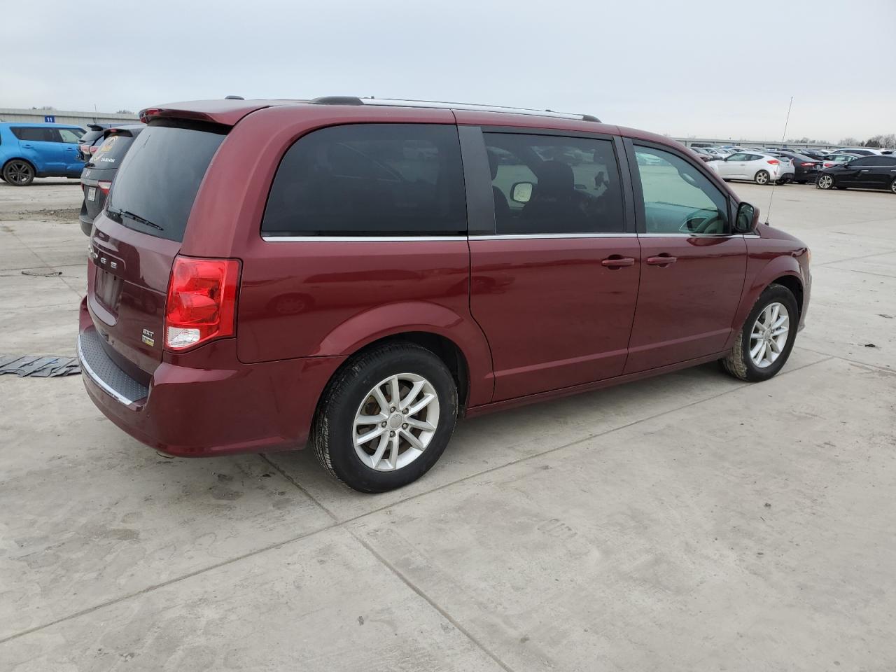 2019 Dodge Caravan - Image 3