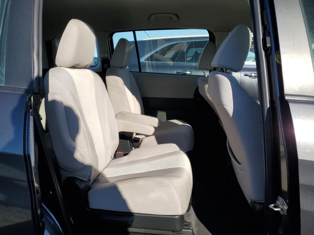 2015 Mazda 5 - Image 11