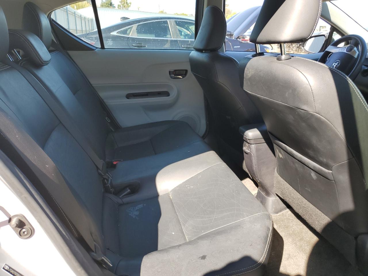 2012 Toyota Prius - Image 10