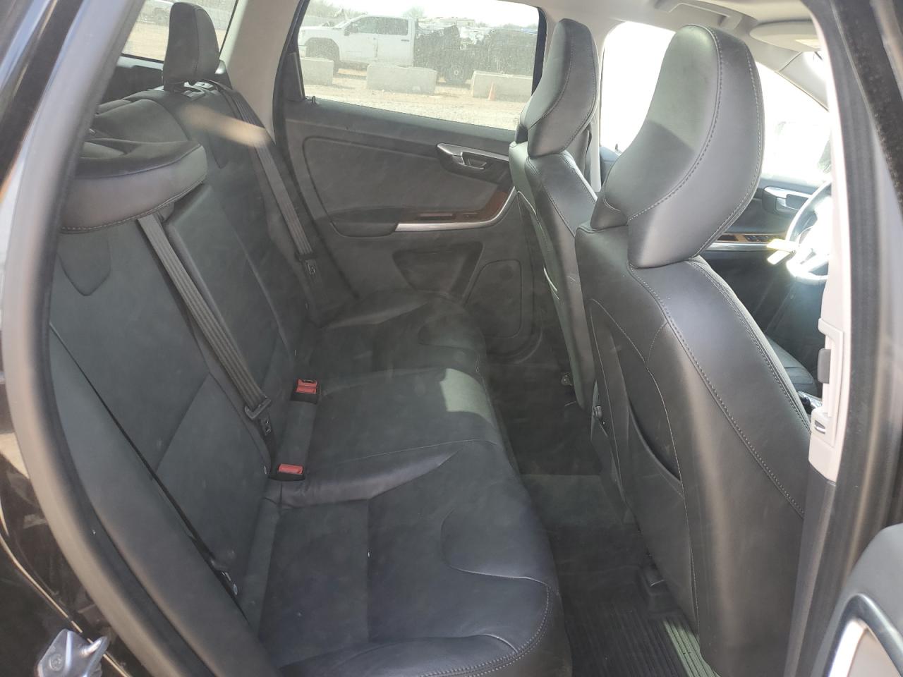 2017 Volvo XC60 - Image 10