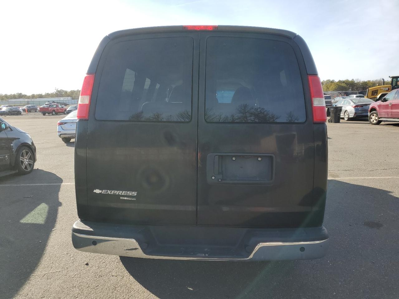2013 Chevrolet Express - Image 6