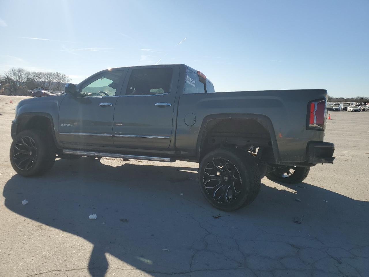 2018 GMC Sierra - Image 2