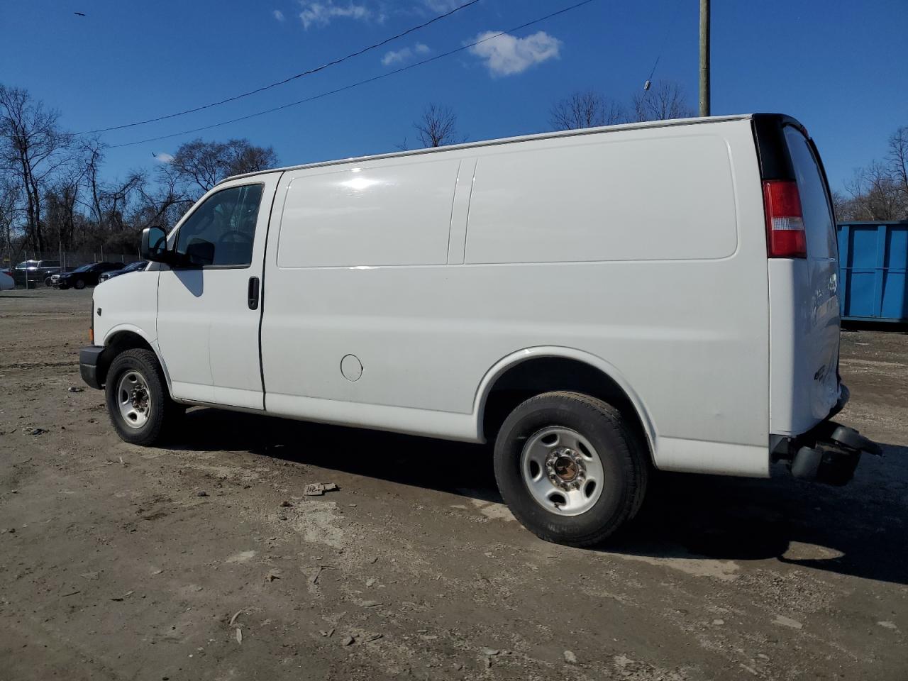 2016 Chevrolet Express - Image 2