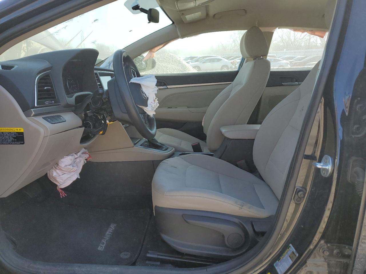 2017 Hyundai Elantra - Image 7
