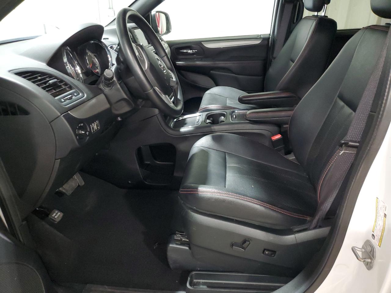 2018 Dodge Caravan - Image 7