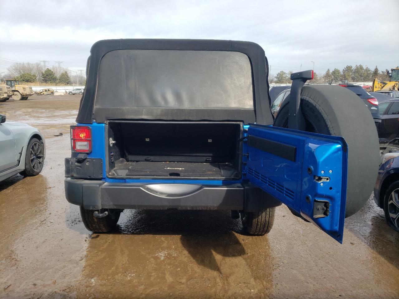 2016 Jeep Wrangler - Image 6