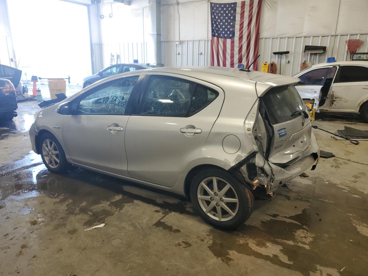 2014 Toyota Prius - Image 2