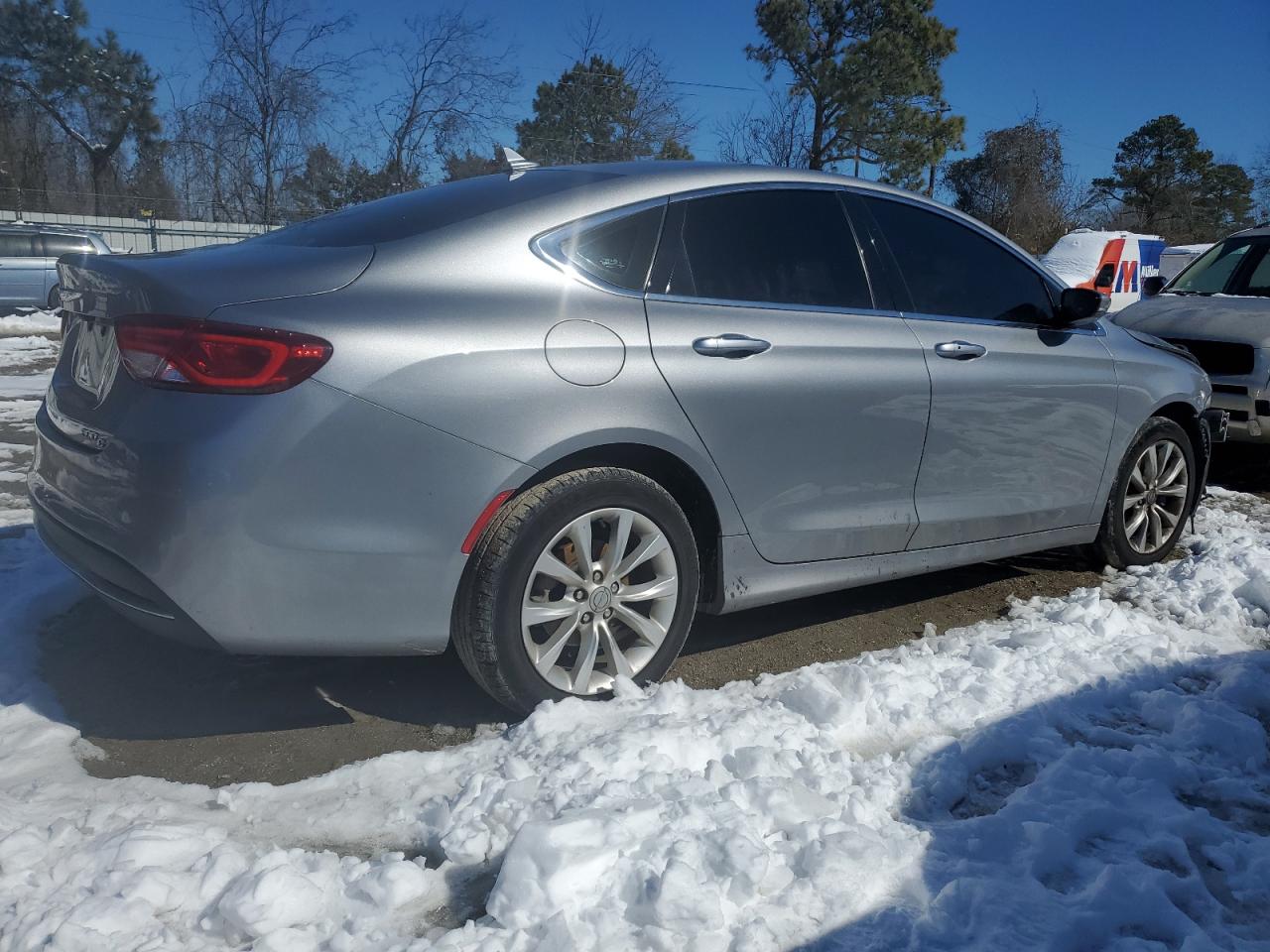 2015 Chrysler 200 - Image 3