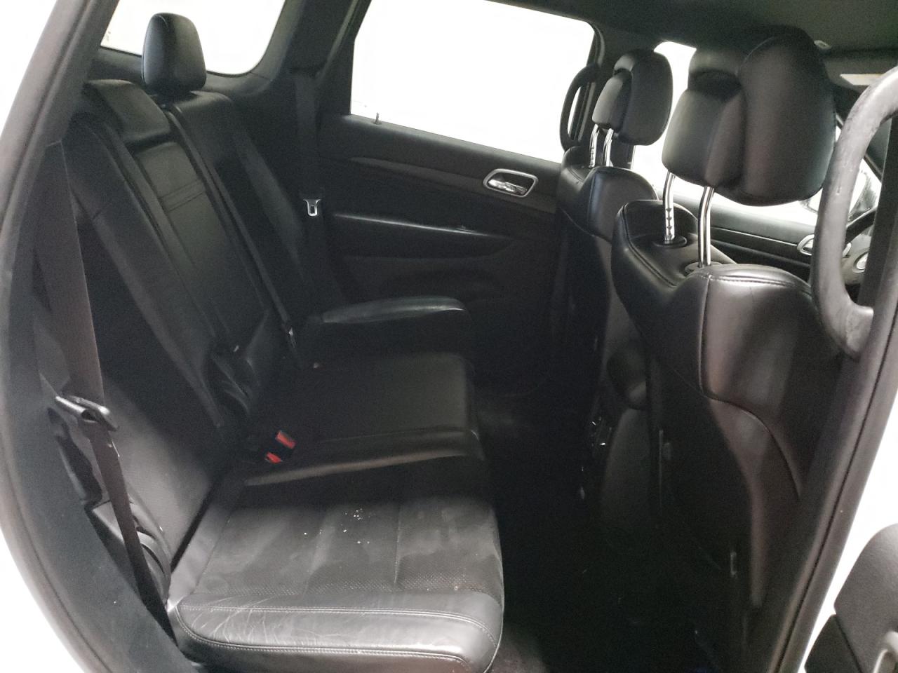 2017 Jeep Grand Cherokee - Image 11