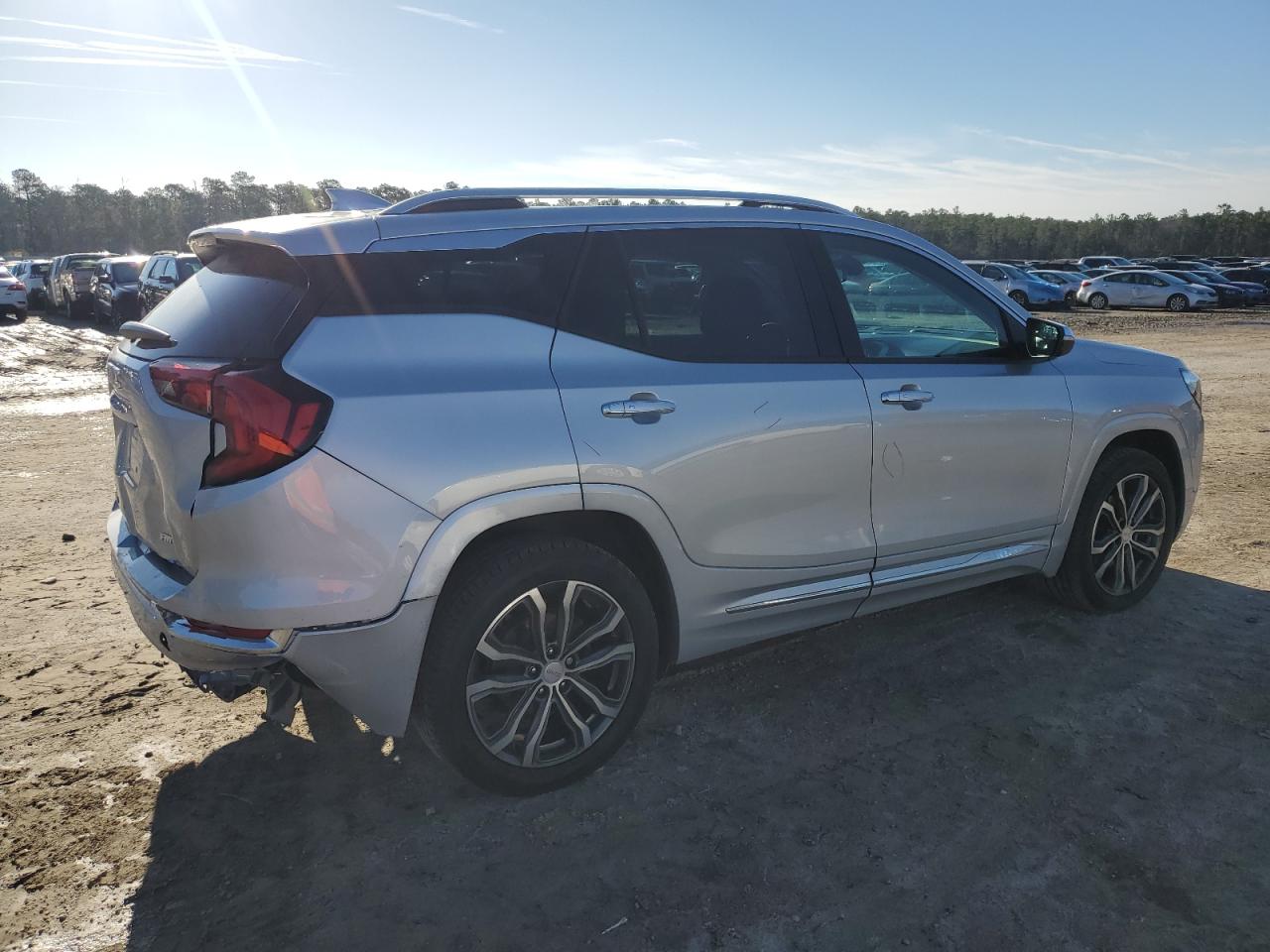 2020 GMC Terrain - Image 3