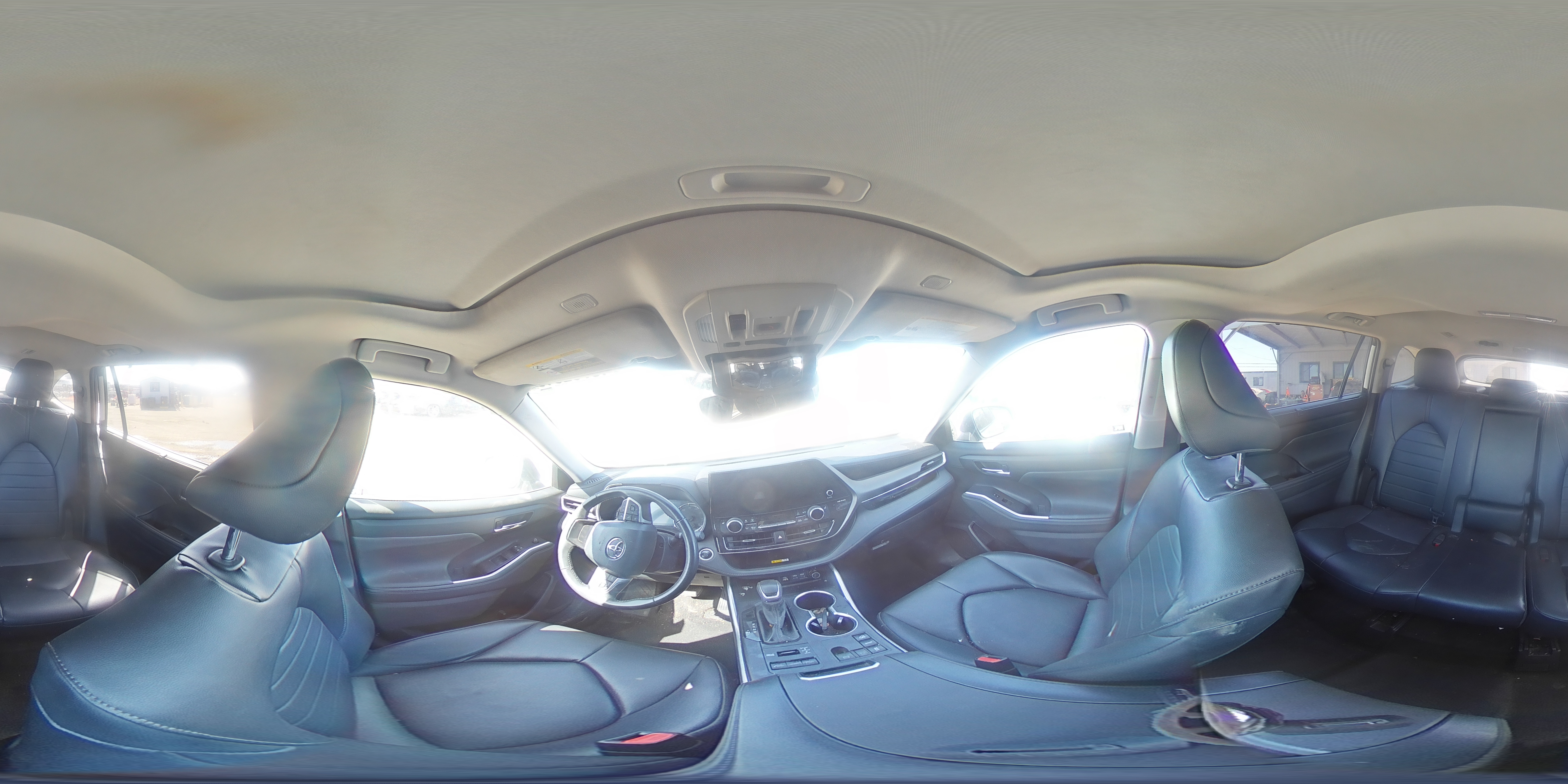 2024 Toyota Highlander - Image 13