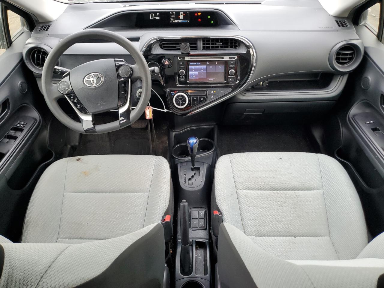 2018 Toyota Prius - Image 8