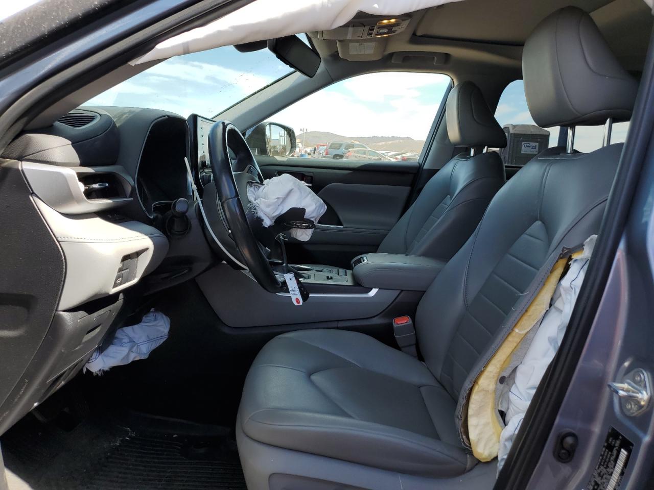 2022 Toyota Highlander - Image 7