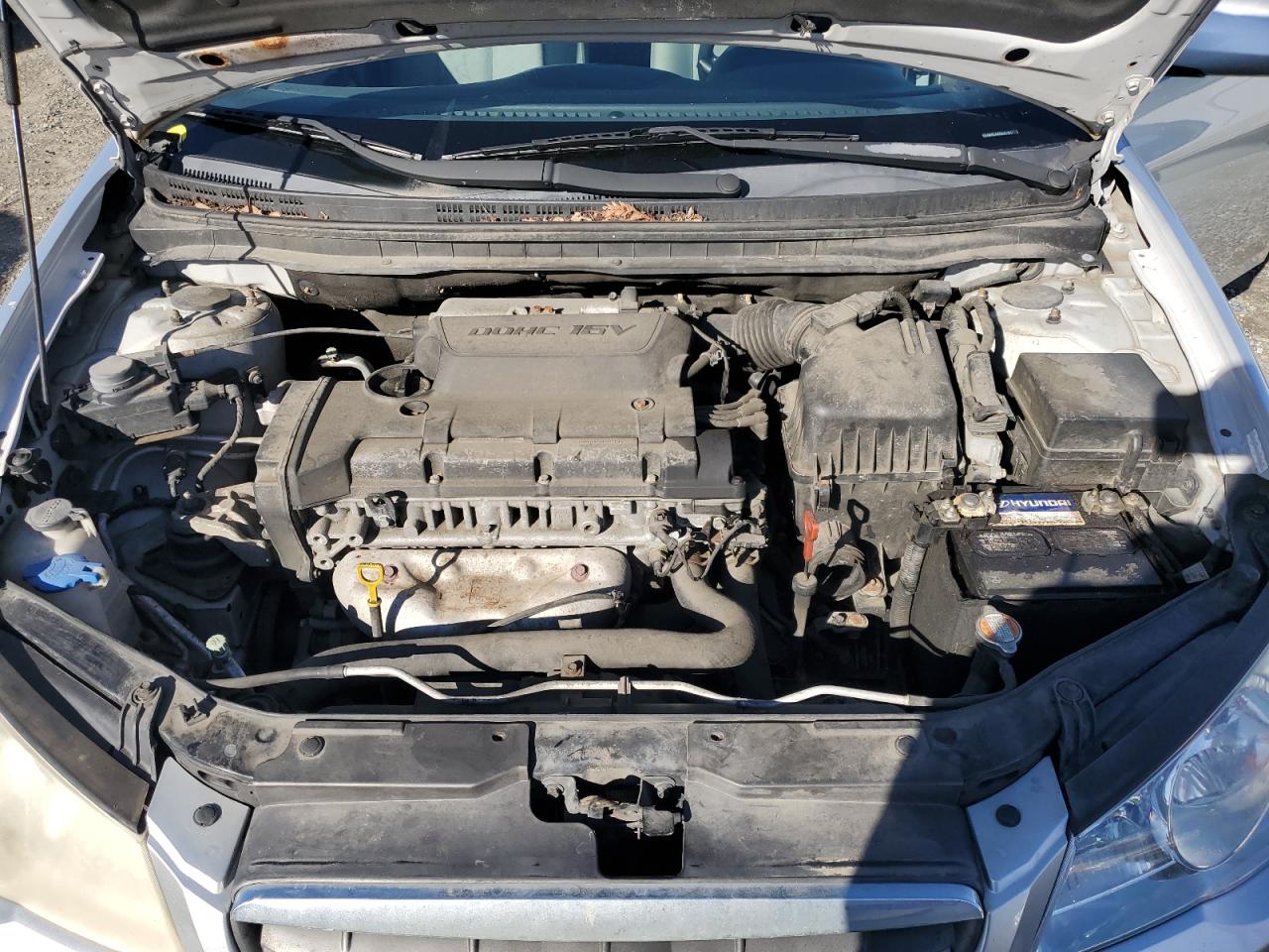 2010 Hyundai Elantra - Image 11
