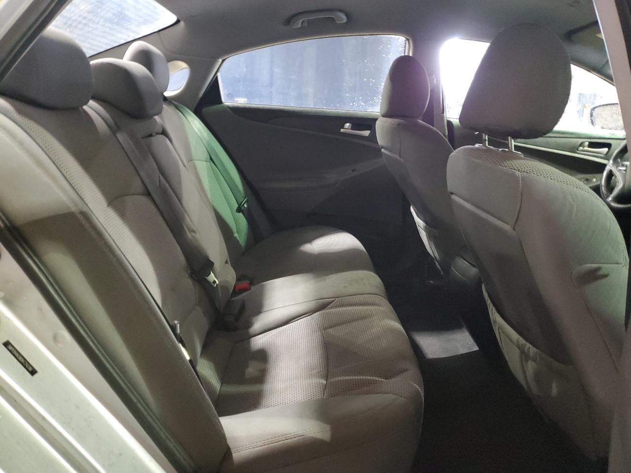 2013 Hyundai Sonata - Image 10