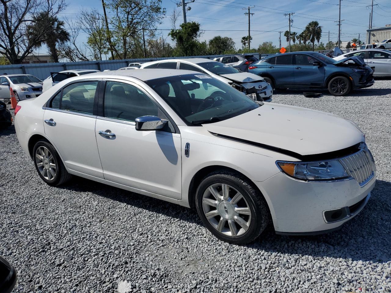 2010 Lincoln MKZ - Image 4