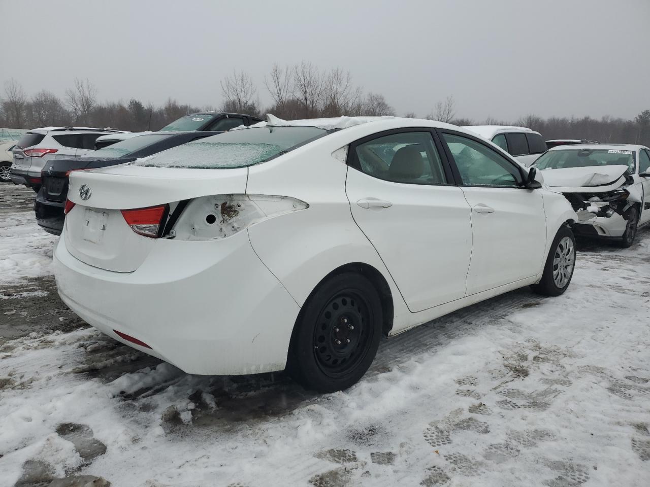 2012 Hyundai Elantra - Image 3