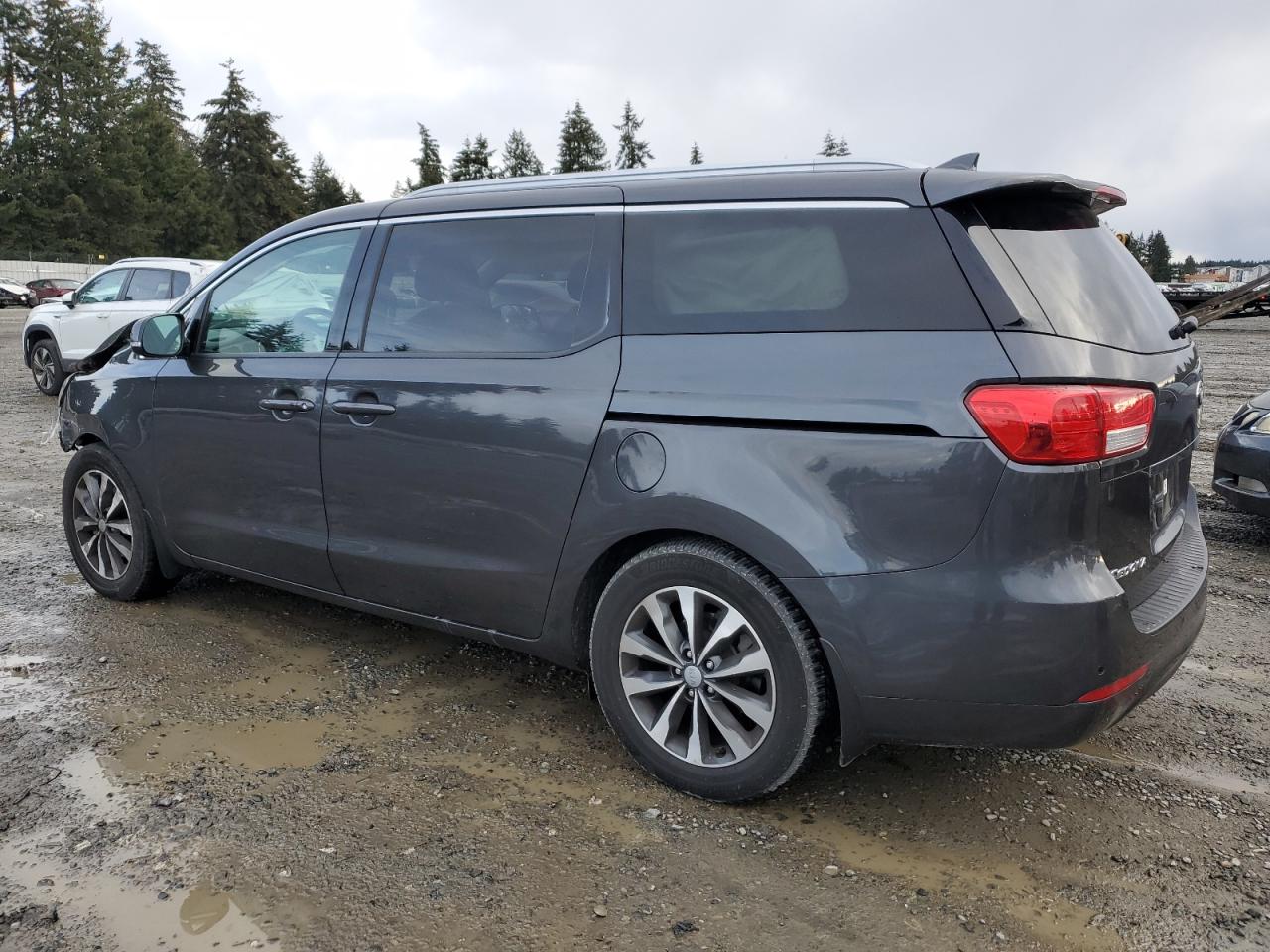 2018 Kia Sedona - Image 2