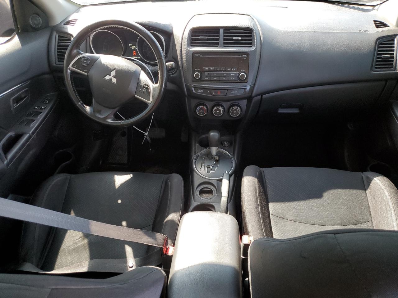 2015 Mitsubishi Outlander - Image 8