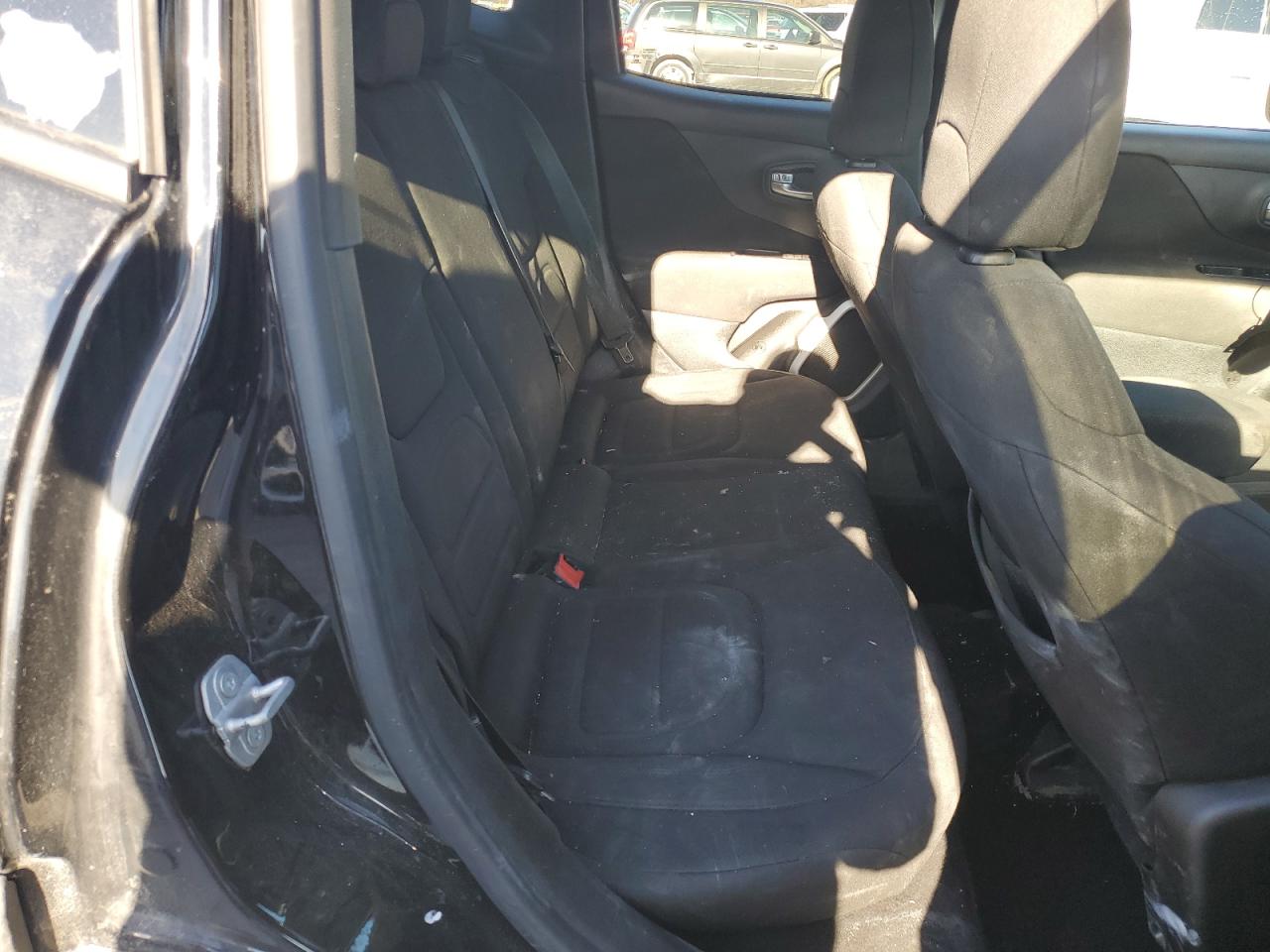 2018 Jeep Renegade - Image 10