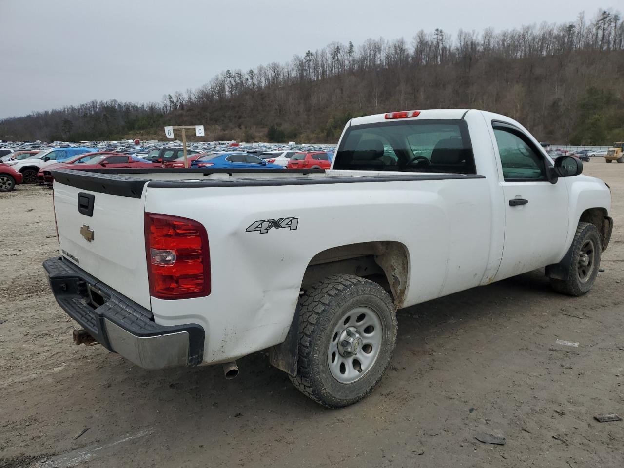 2011 Chevrolet Silverado - Image 3