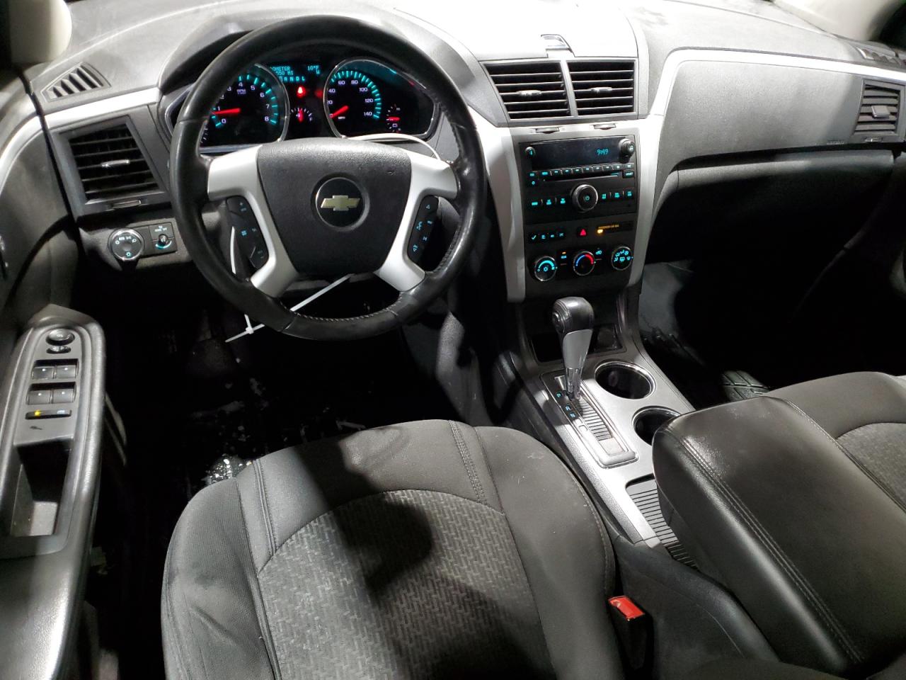 2010 Chevrolet Traverse - Image 8