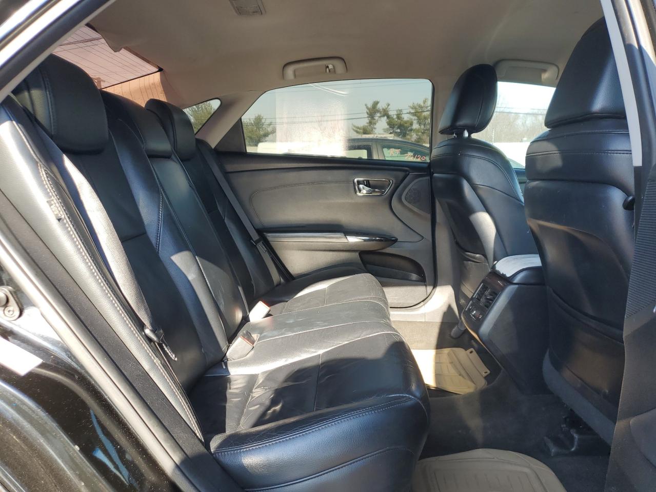 2015 Toyota Avalon - Image 10