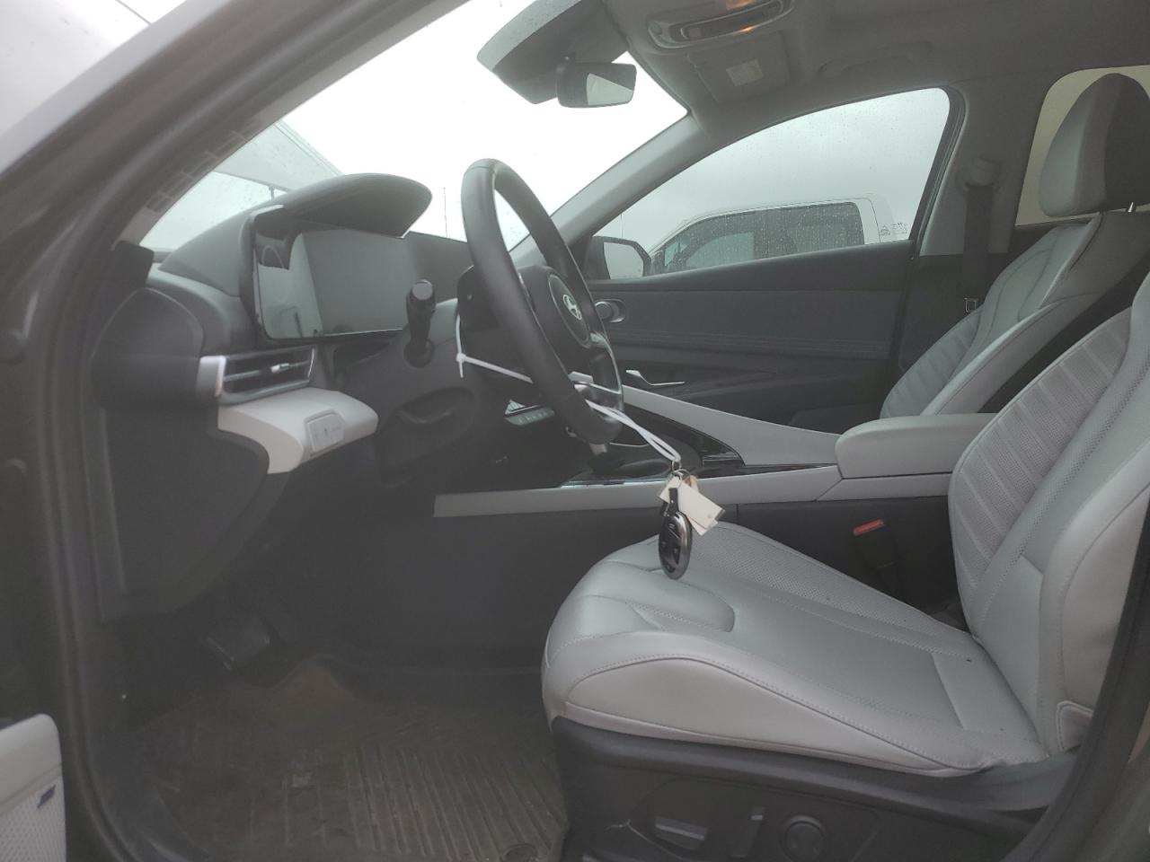 2024 Hyundai Elantra - Image 7