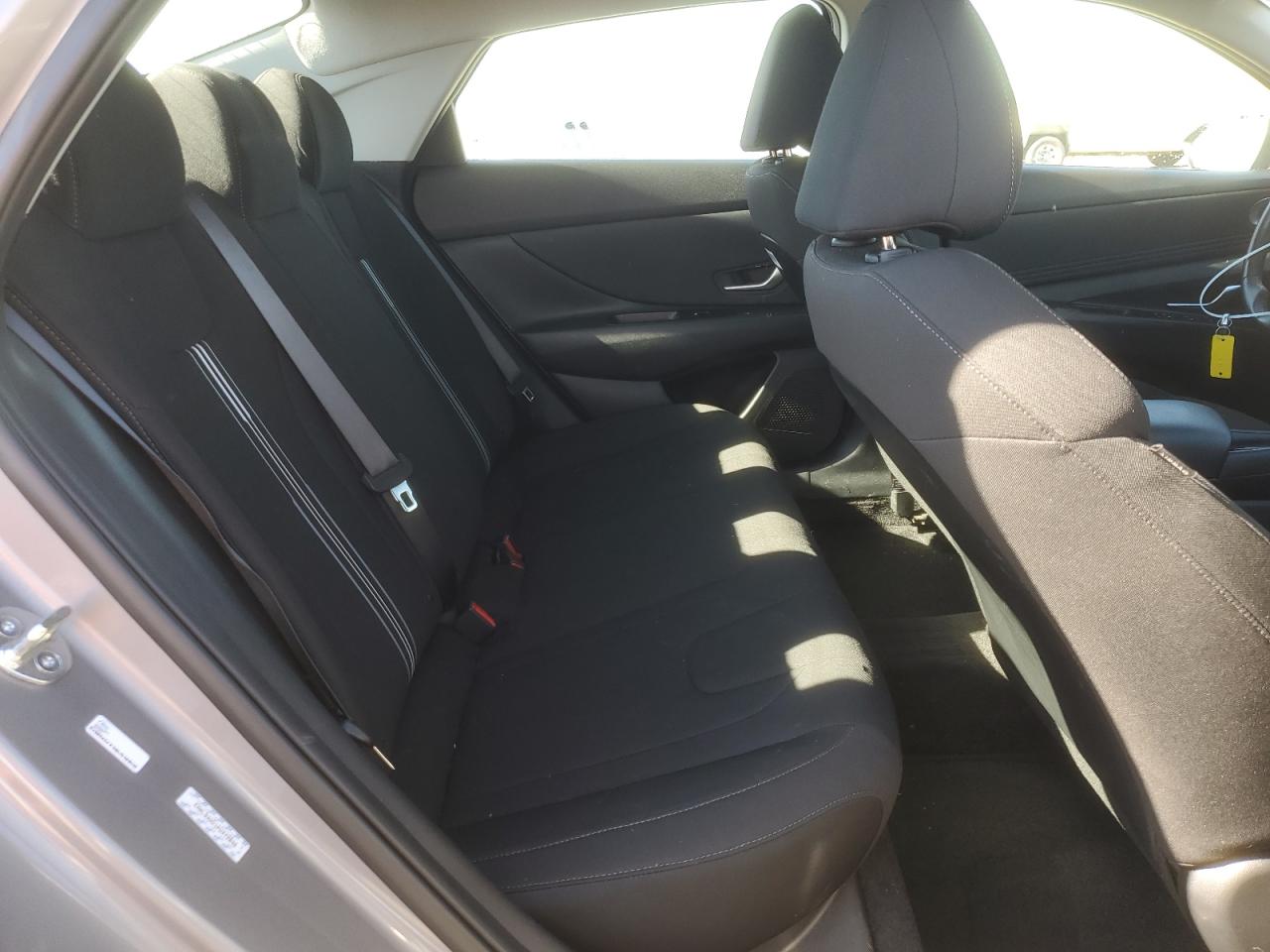 2023 Hyundai Elantra - Image 11