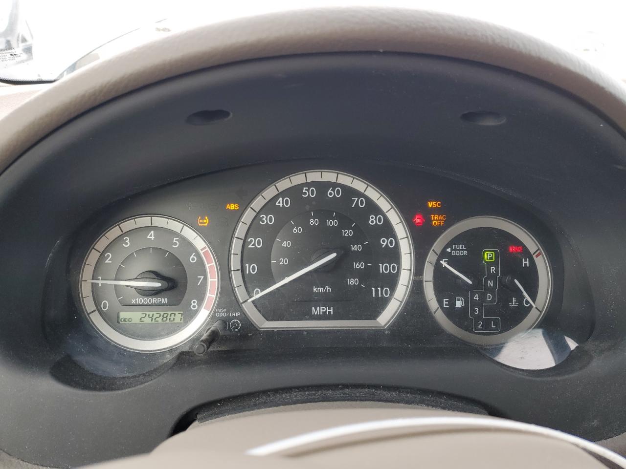 2004 Toyota Sienna - Image 9