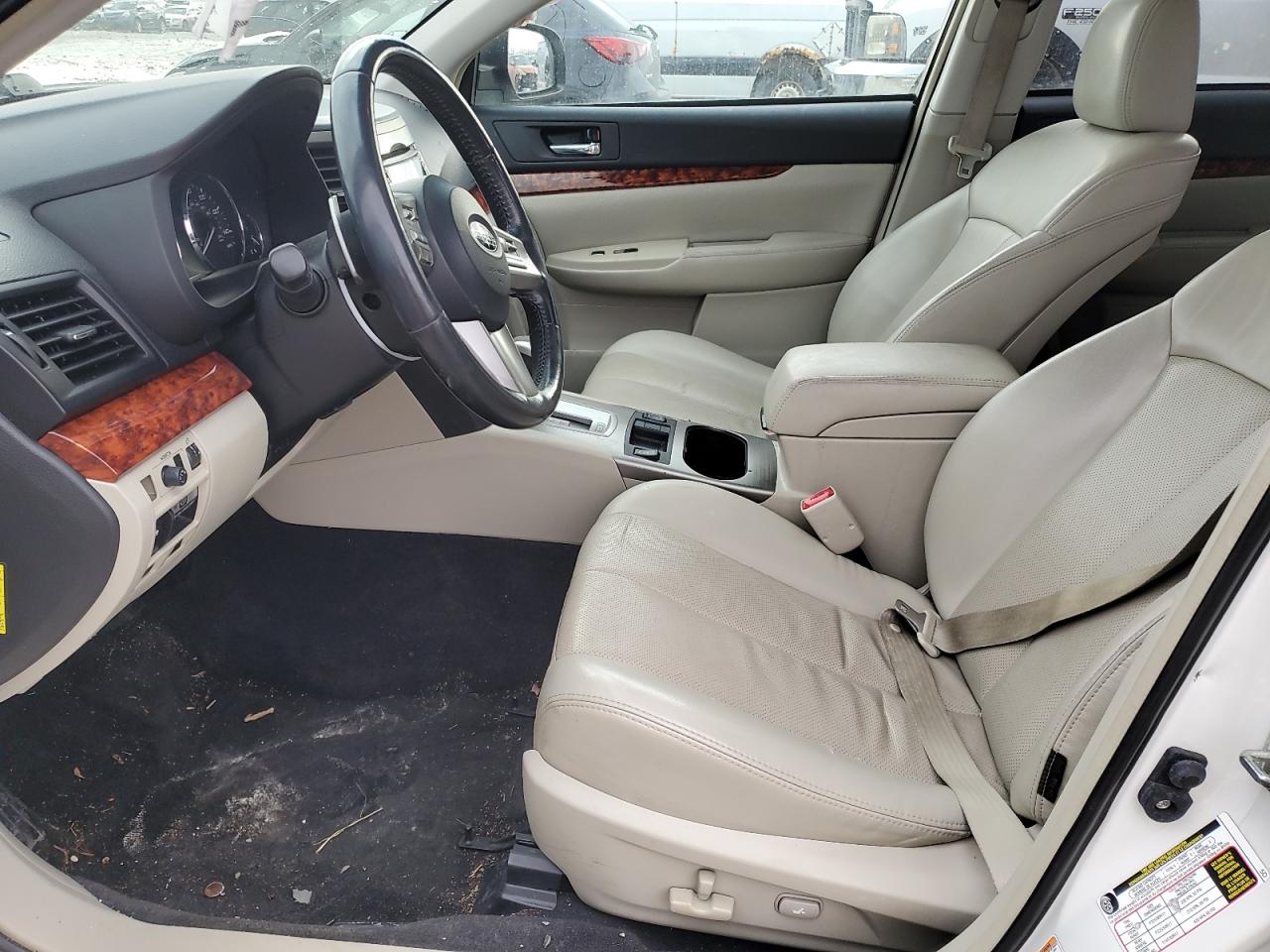 2011 Subaru Outback - Image 7