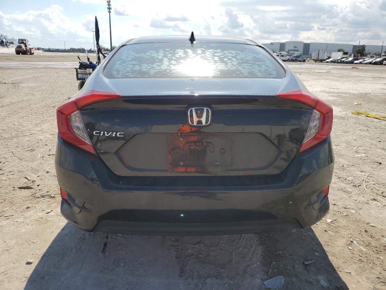 2018 Honda Civic - Image 6