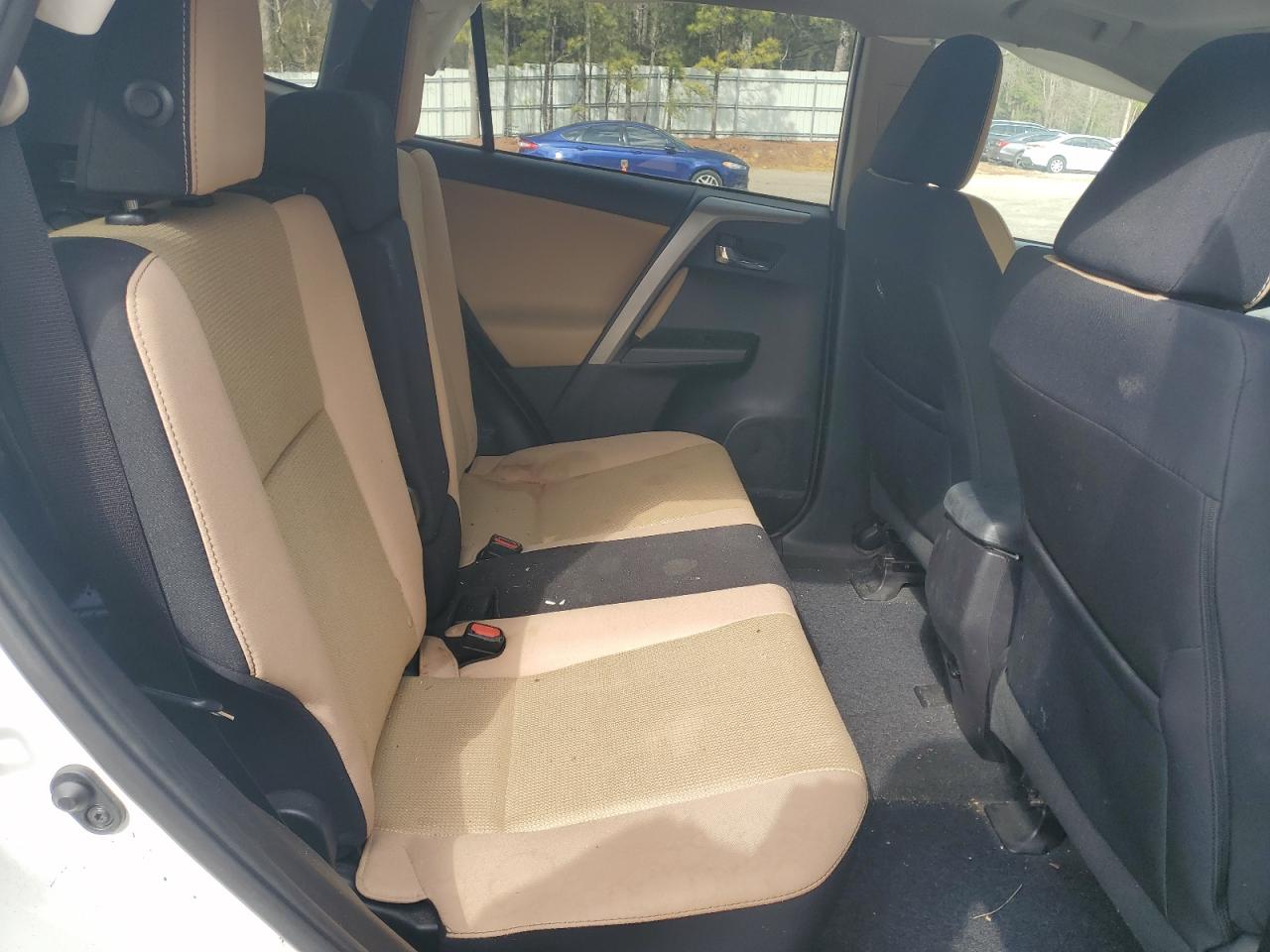 2016 Toyota RAV 4 - Image 12