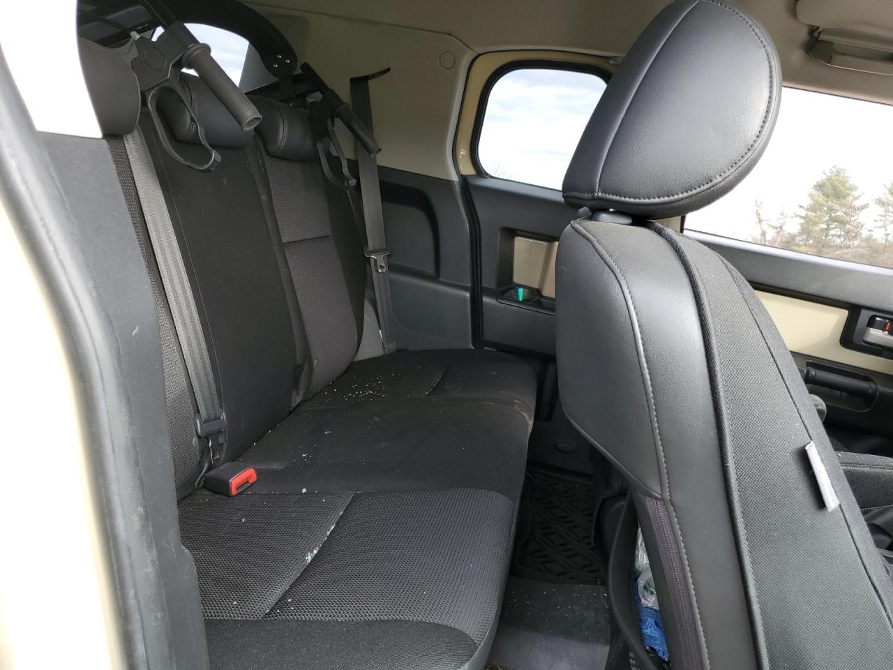 2008 Toyota FJ Cruiser - Image 10