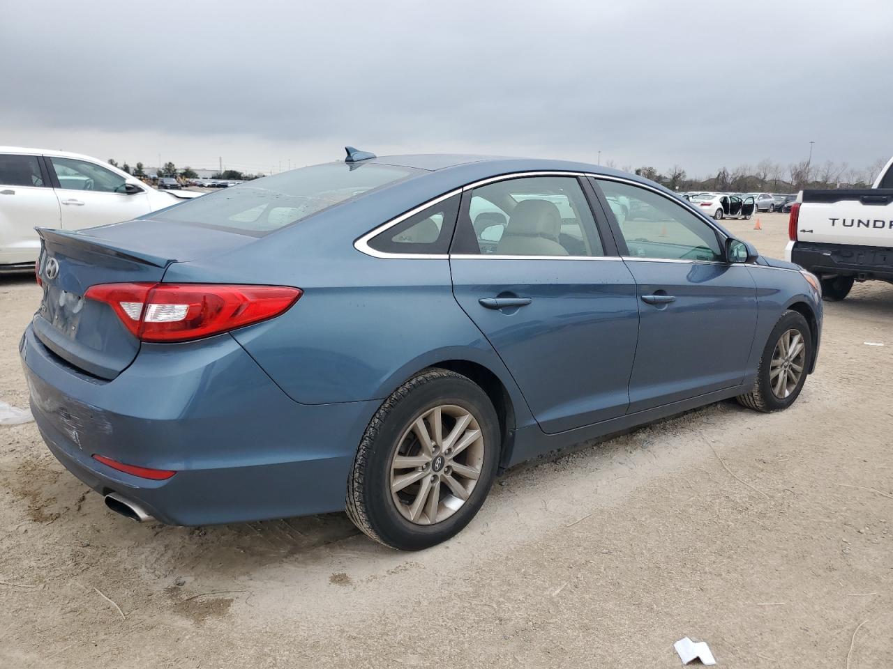 2016 Hyundai Sonata - Image 3