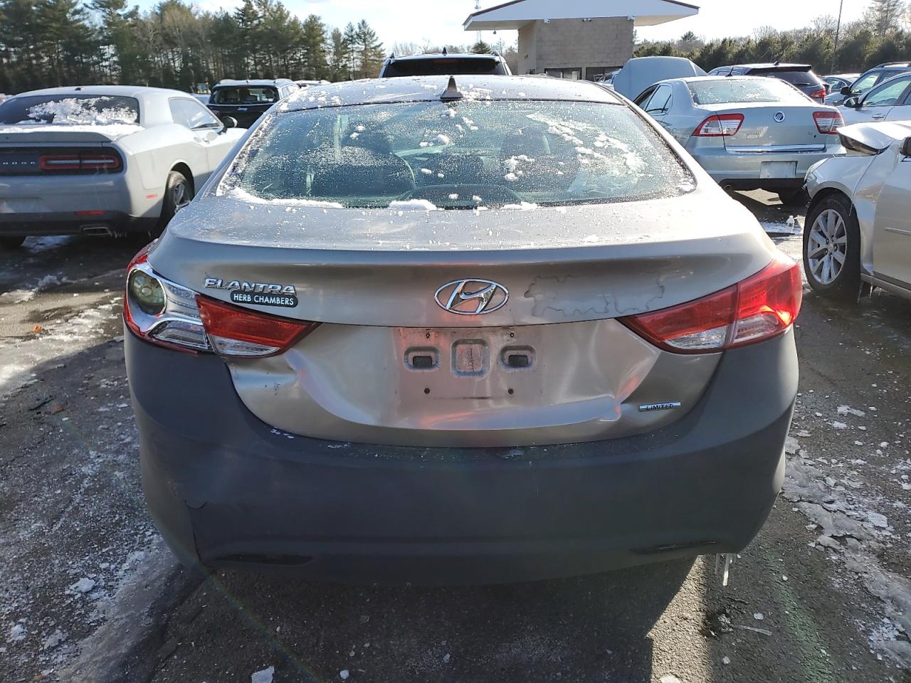 2011 Hyundai Elantra - Image 6