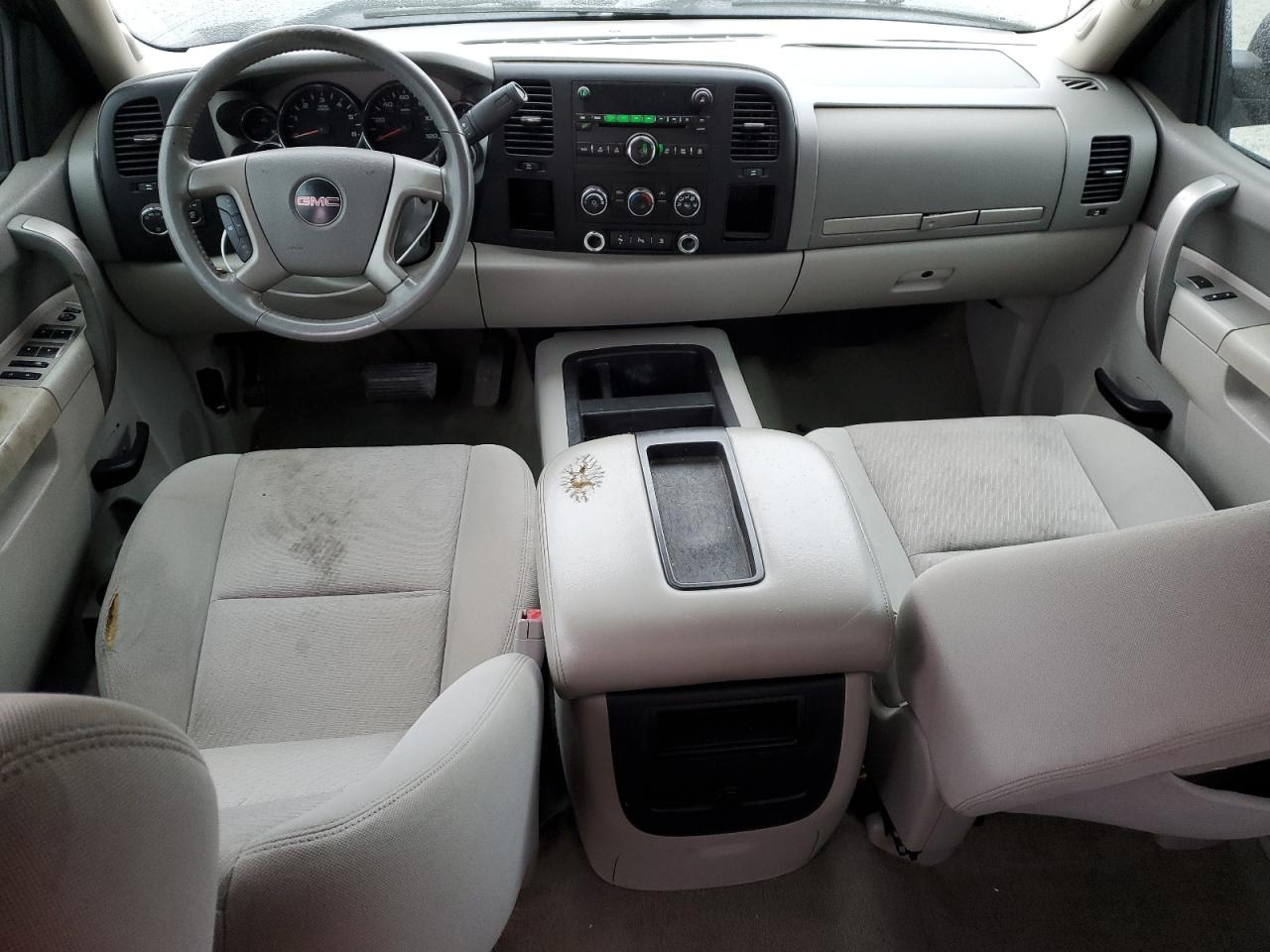 2010 GMC Sierra - Image 8