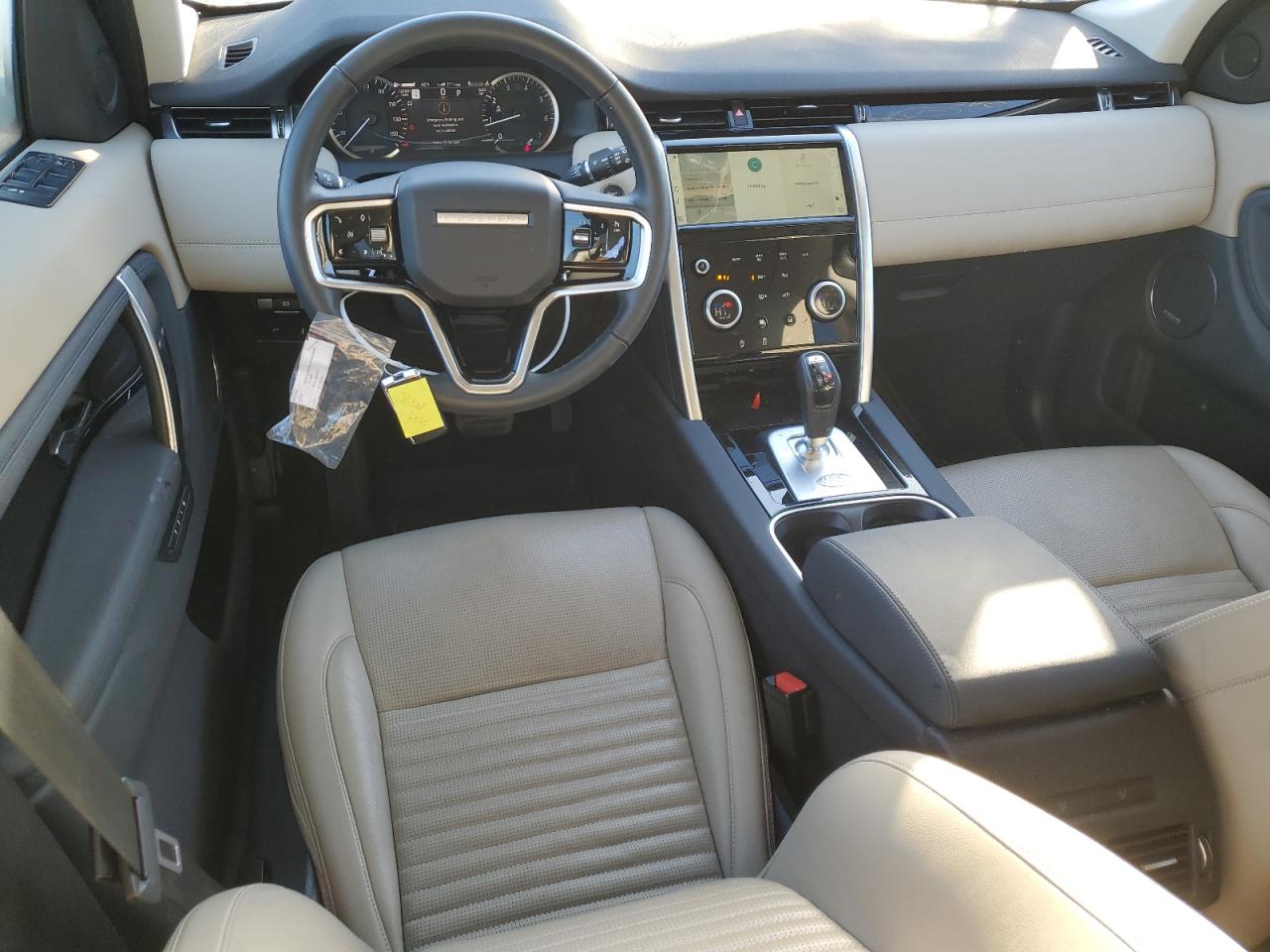 2023 Land Rover Discovery - Image 8