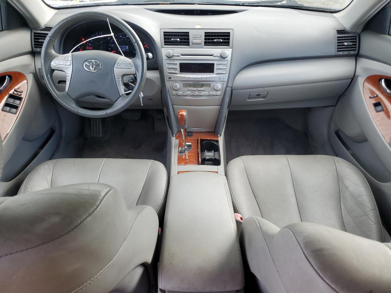 2011 Toyota Camry - Image 8