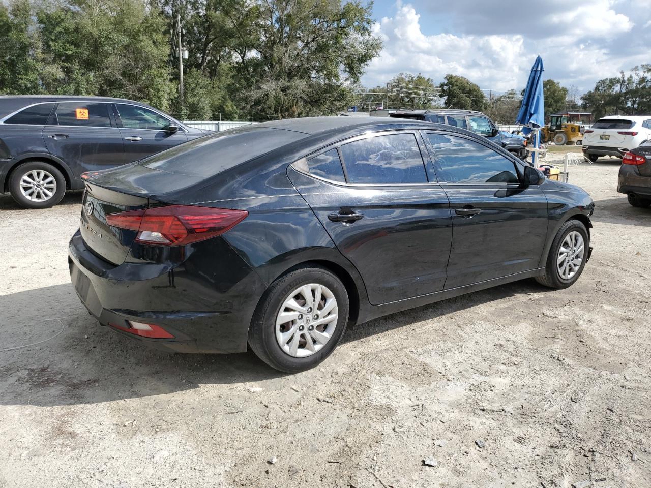 2019 Hyundai Elantra - Image 3