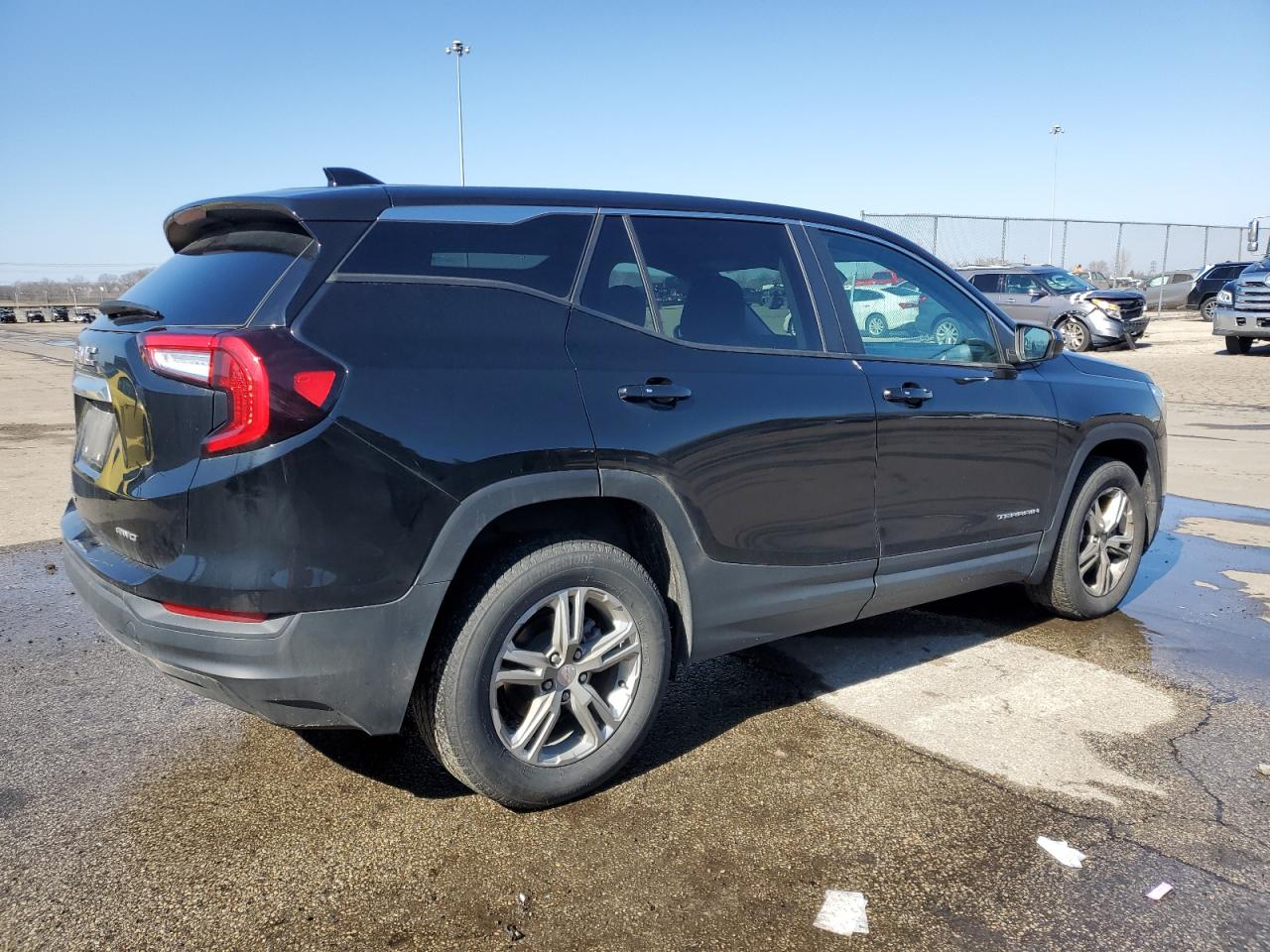 2022 GMC Terrain - Image 3