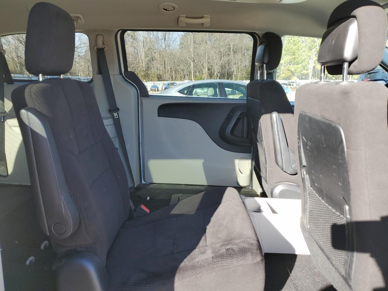 2013 Dodge Caravan - Image 11