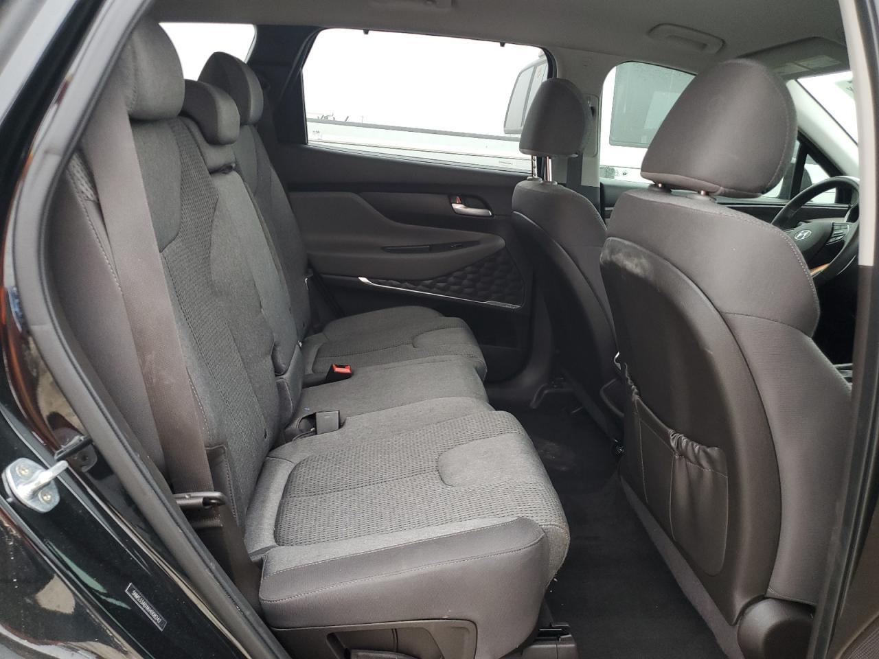 2019 Hyundai Santa Fe - Image 11