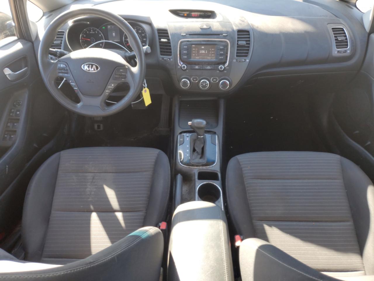 2017 Kia Forte - Image 8