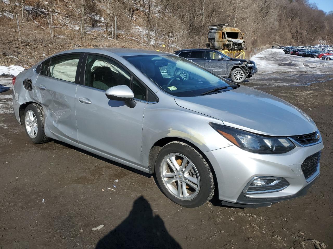 2017 Chevrolet Cruze - Image 4
