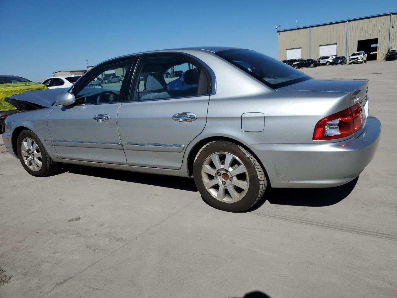 2005 Kia Optima - Image 2