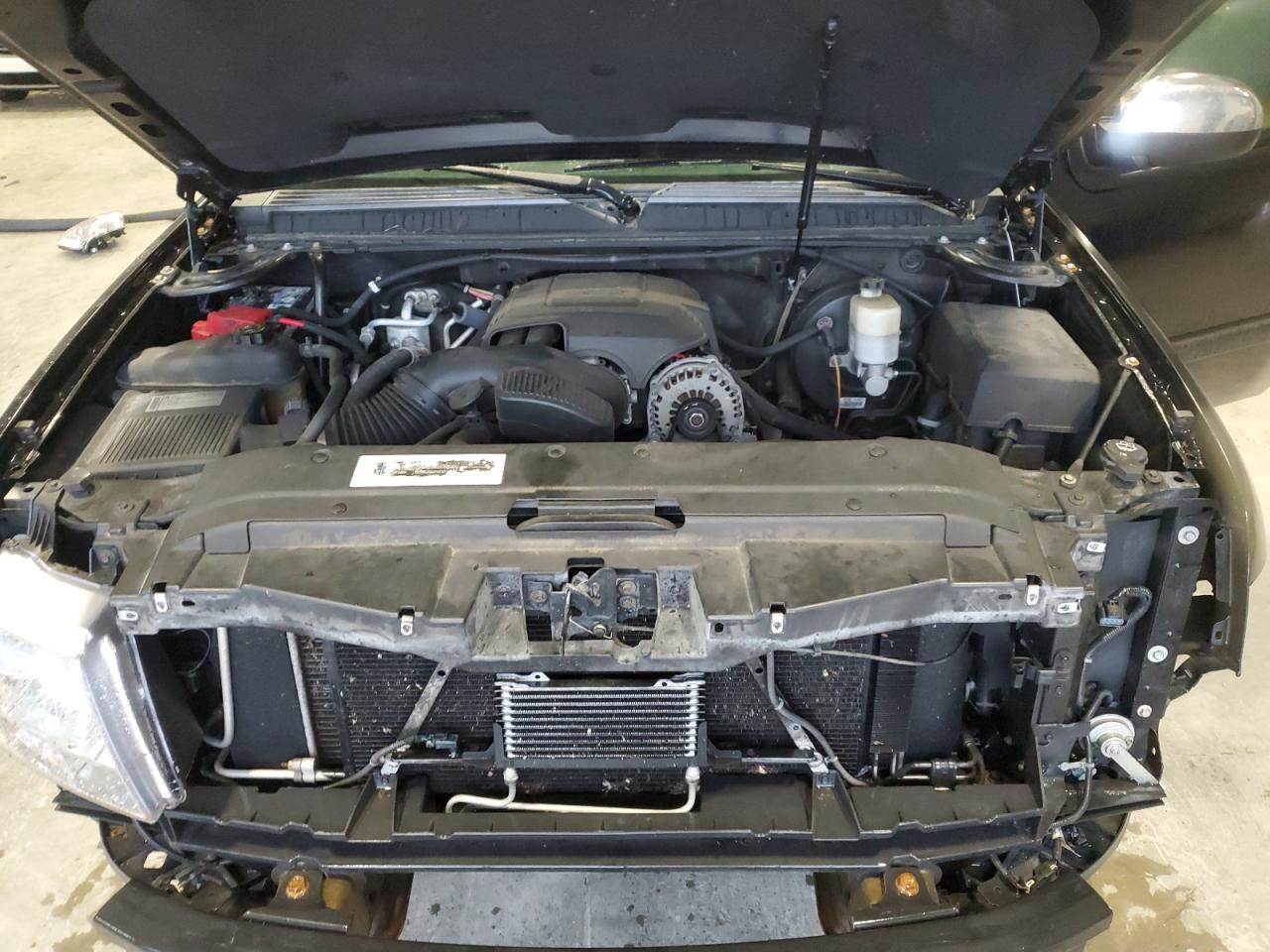 2010 Chevrolet Tahoe - Image 13