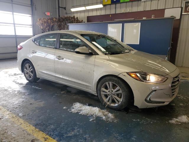  HYUNDAI ELANTRA 2017 Золотий